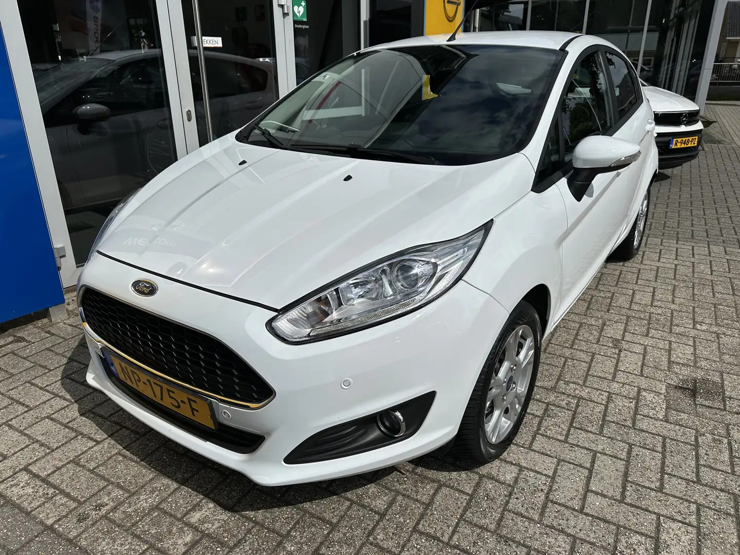 Ford Fiesta 1.0 Style Ultimate | NAVIGATIE| PARKEERSENSOREN V+ Wit - 2