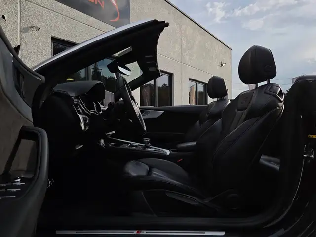 Audi A5 Cabriolet view 11