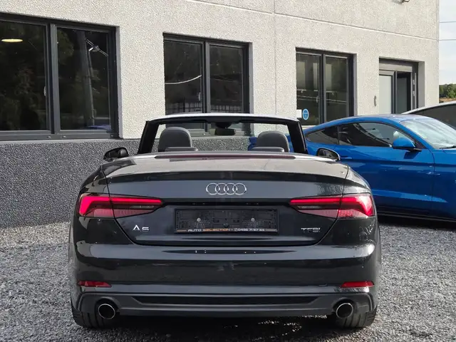 Audi A5 Cabriolet view 4