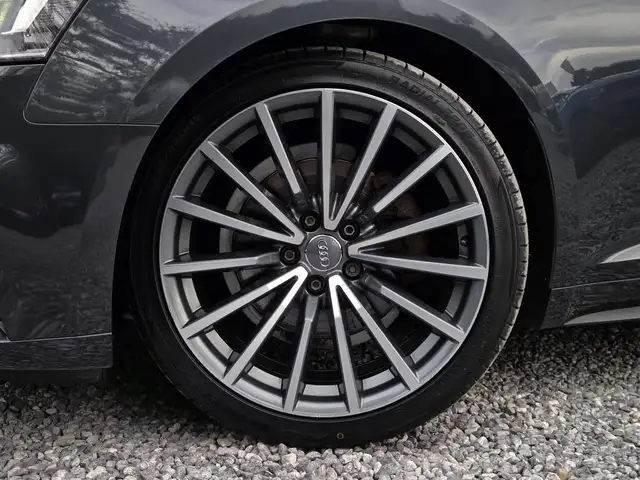 Audi A5 Cabriolet view 6