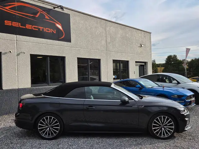 Audi A5 Cabriolet view 9