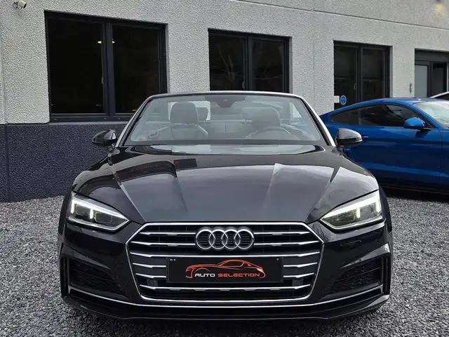 Audi A5 Cabriolet view 3