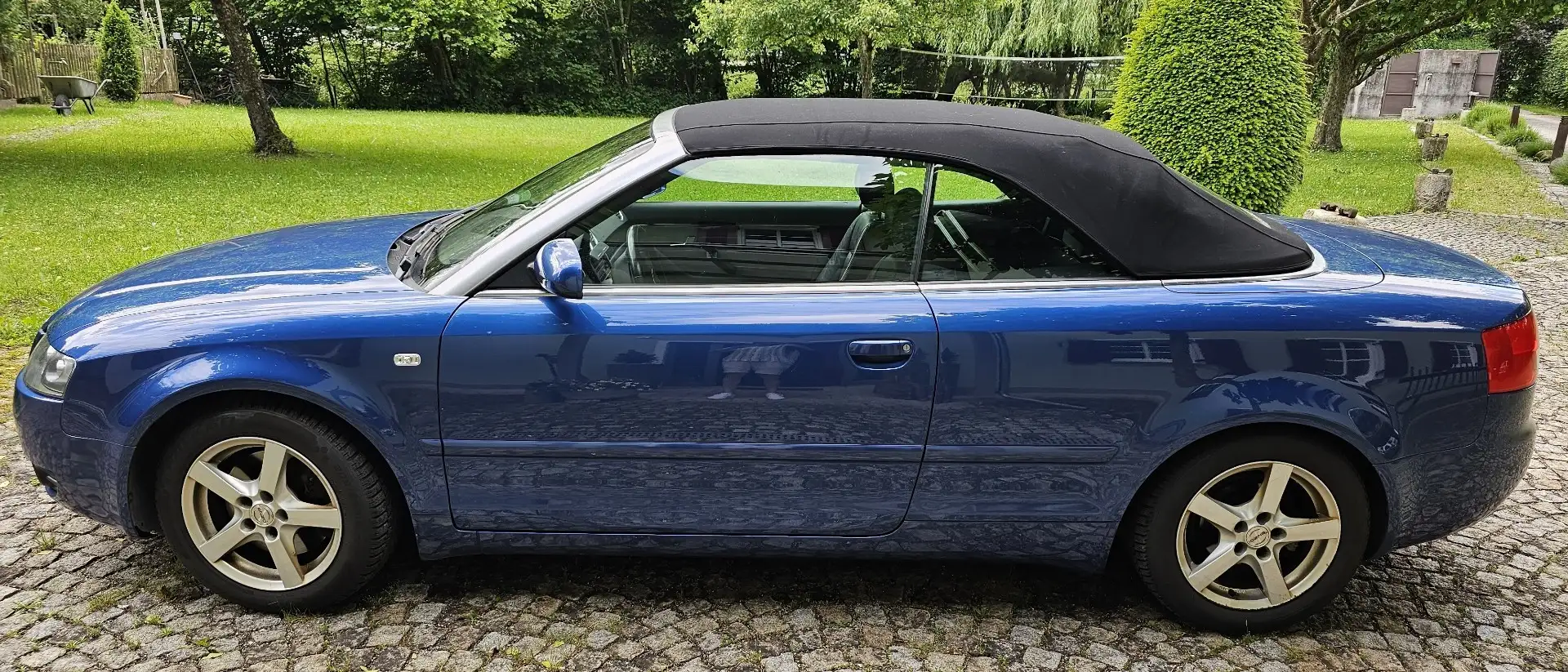 Audi A4 Cabriolet 2.4 Blau - 2