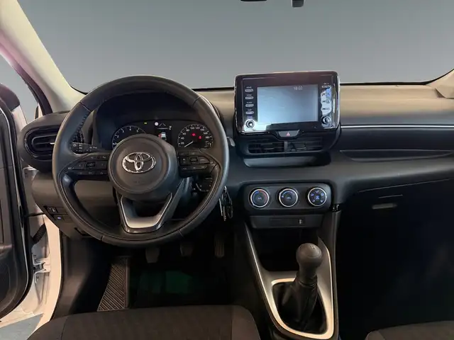 Toyota Yaris view 11