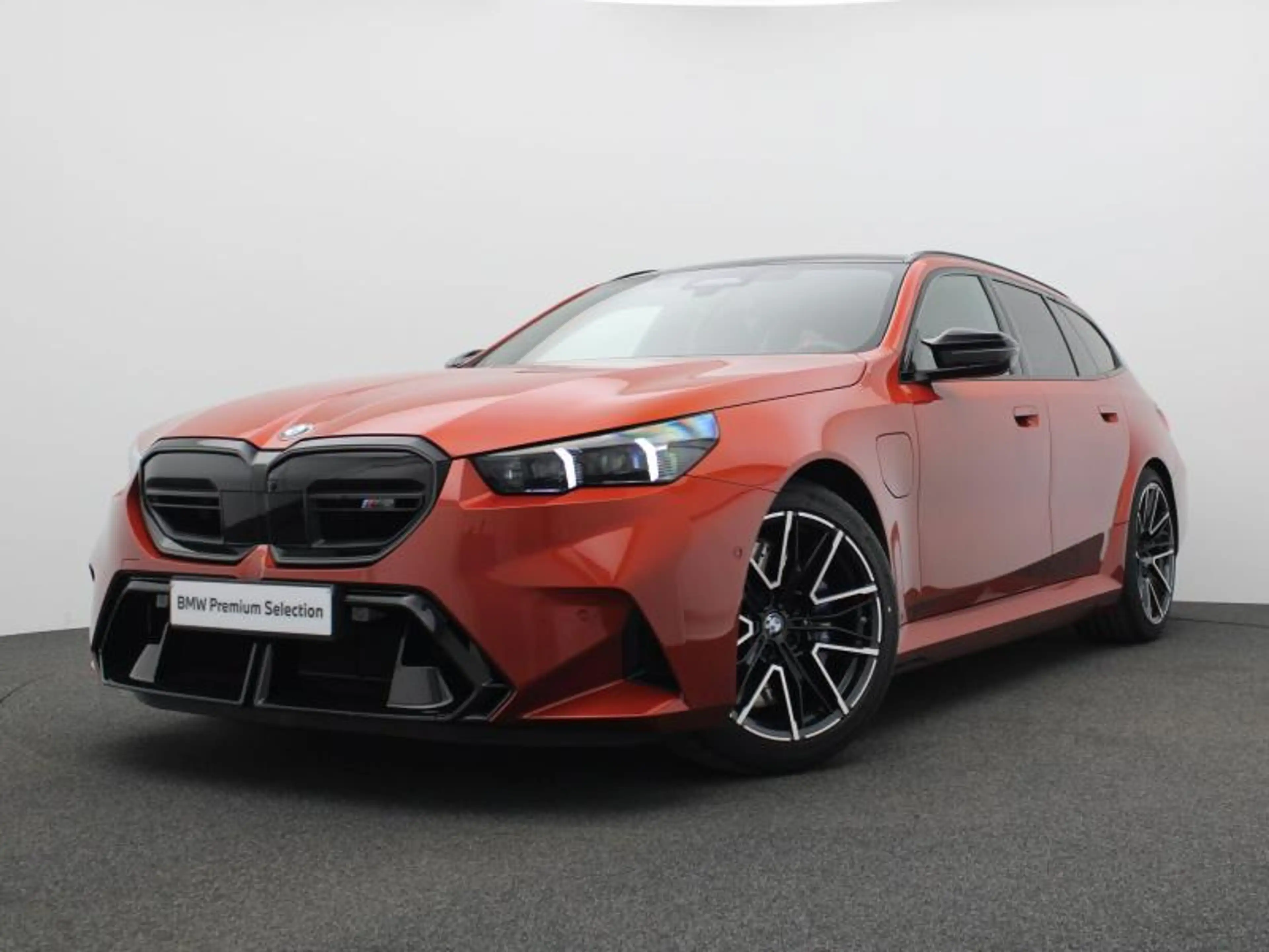 BMW M5 SAKHIR ORANGE - SPECIAL REQUEST