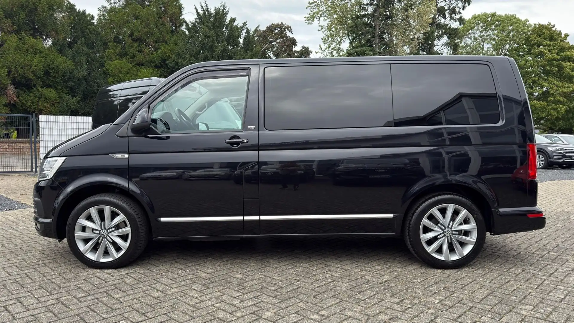 Volkswagen T6 Multivan 2.0 TDI 4M ACC NAVI RCAM AHK S.HEIZ Noir - 2