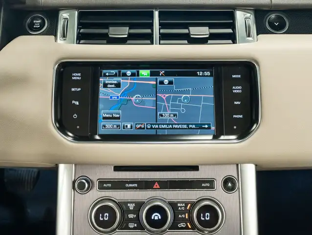 Land Rover Range Rover Sport view 11