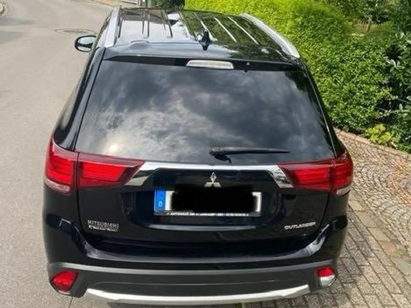 Mitsubishi Outlander 2.0 2WD CVT Edition Fekete - 2