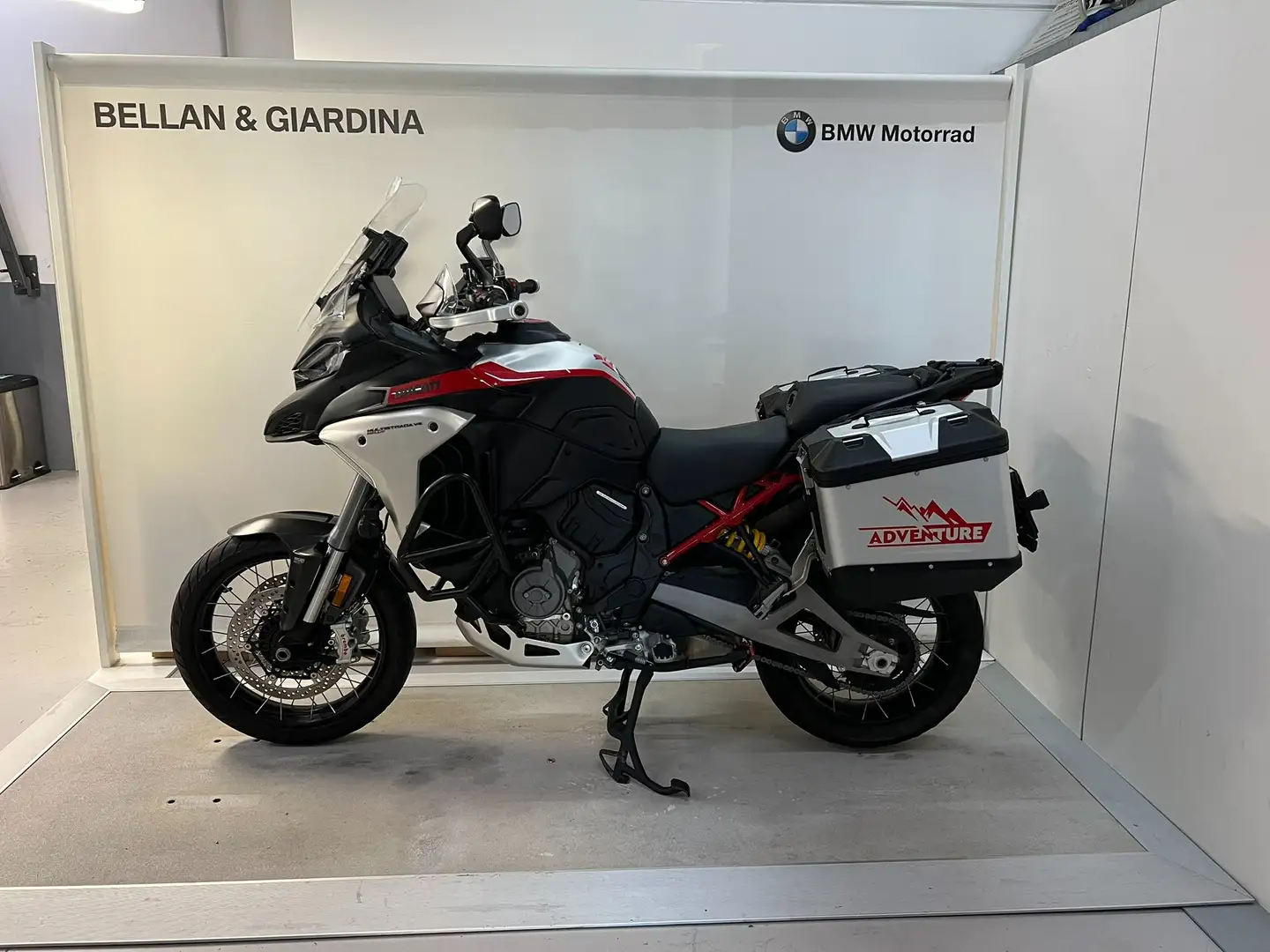 Ducati Multistrada V4 Rally Szürke - 1