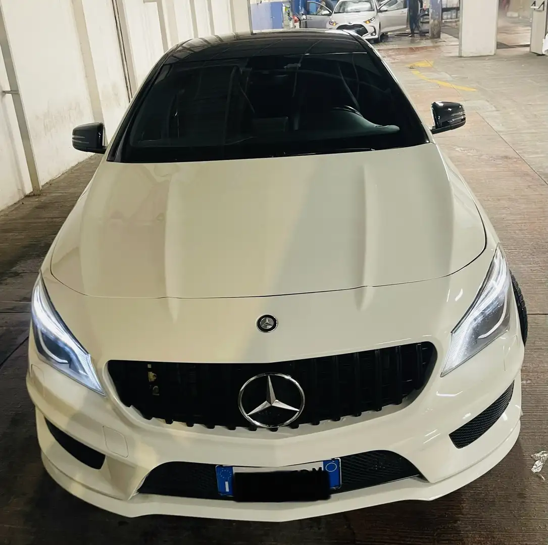 Mercedes-Benz CLA 180 d Premium Dark Night auto - 1