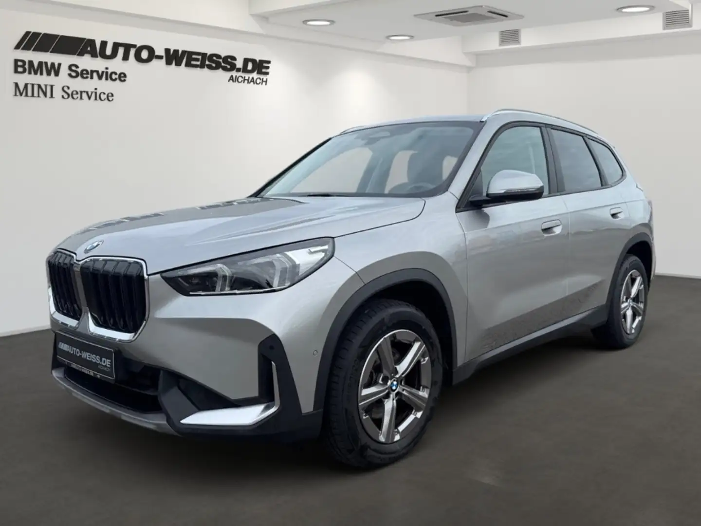 BMW X1 20dxA +NAVI+SPORTSITZ+LED+SHZ+LHZ+CAM+FLA+ Silber - 1