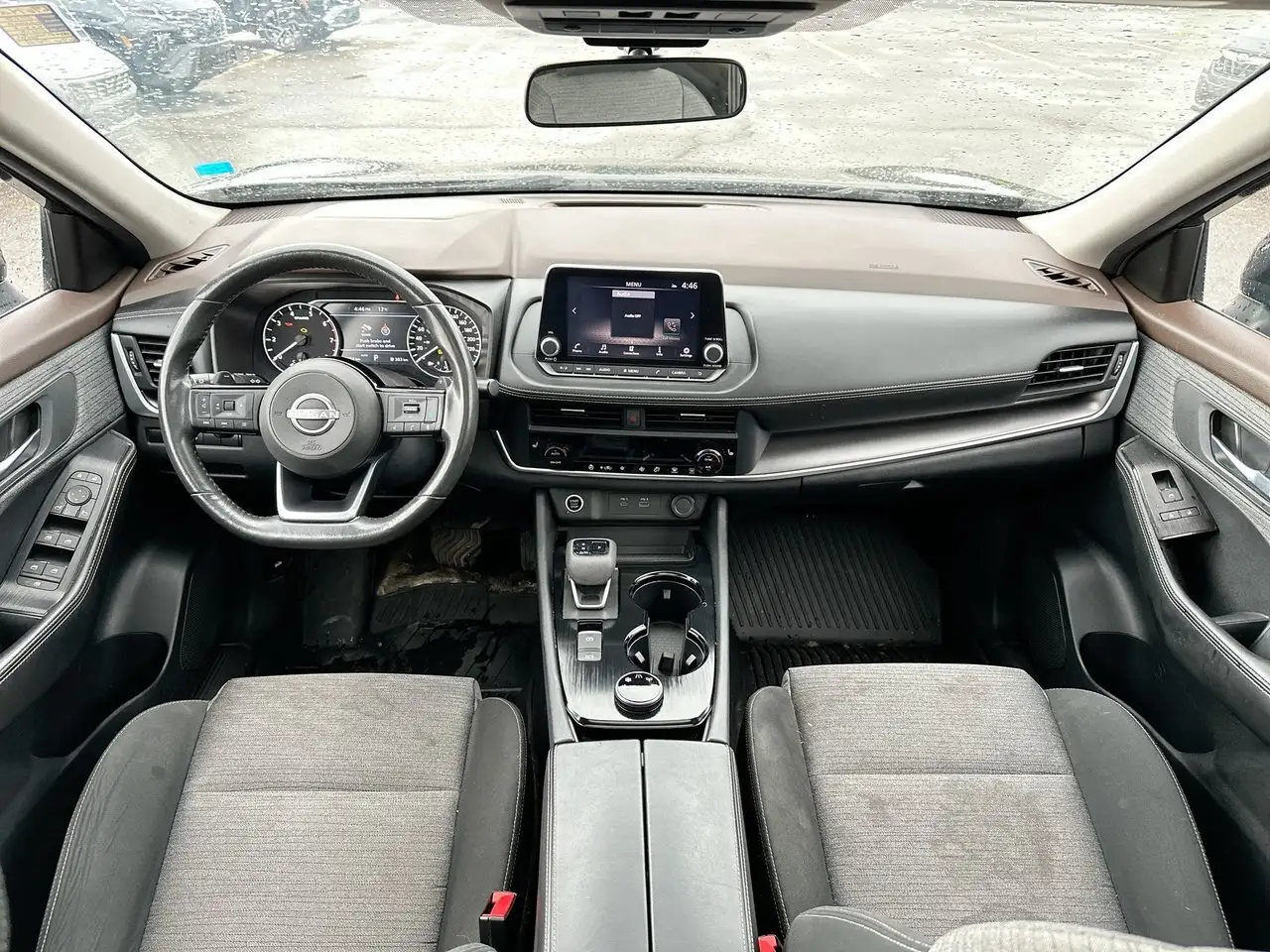 Nissan Rogue снимка Nissan Rogue