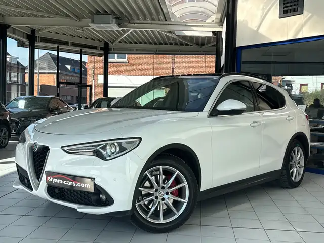 Alfa Romeo Stelvio 2.2 JTD *XENON*CUIR*TOIT*GPS*CAMERA*H&K*JANTES*