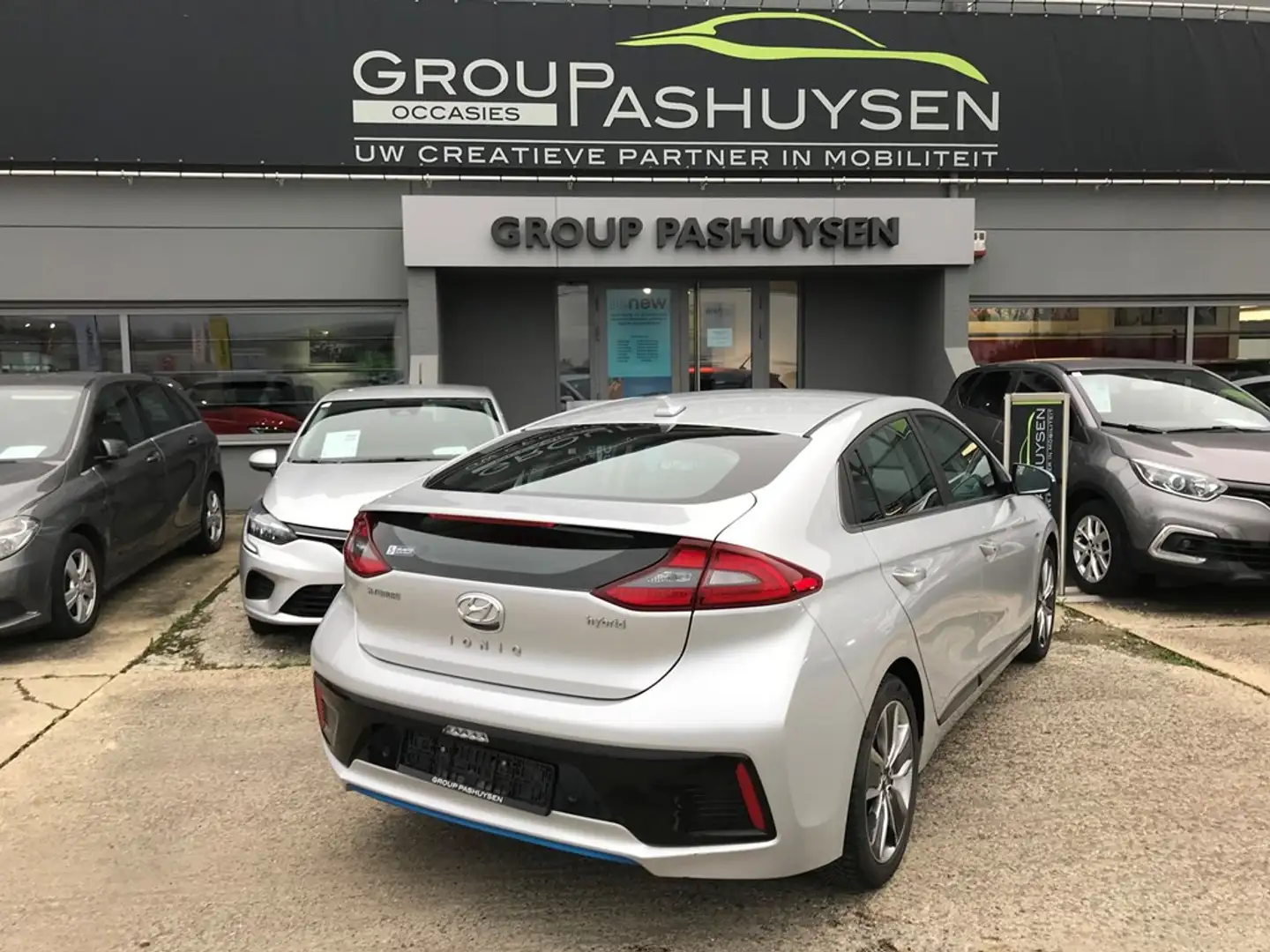 Hyundai IONIQ Executive BlueDrive Hybride 1.6CC 105PK Automaat Argent - 2
