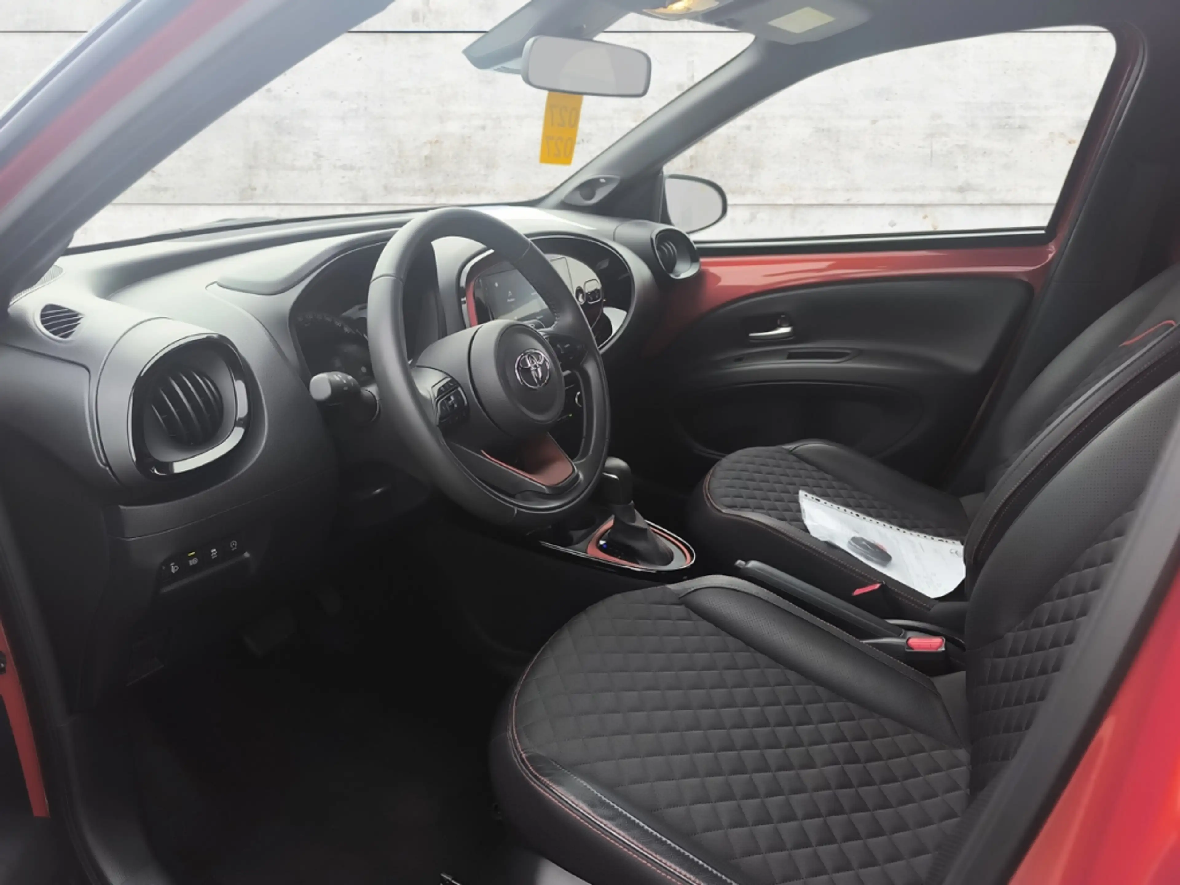 Toyota Aygo X Explore Soundsystem JBL LED Apple CarPlay Android — photo 10