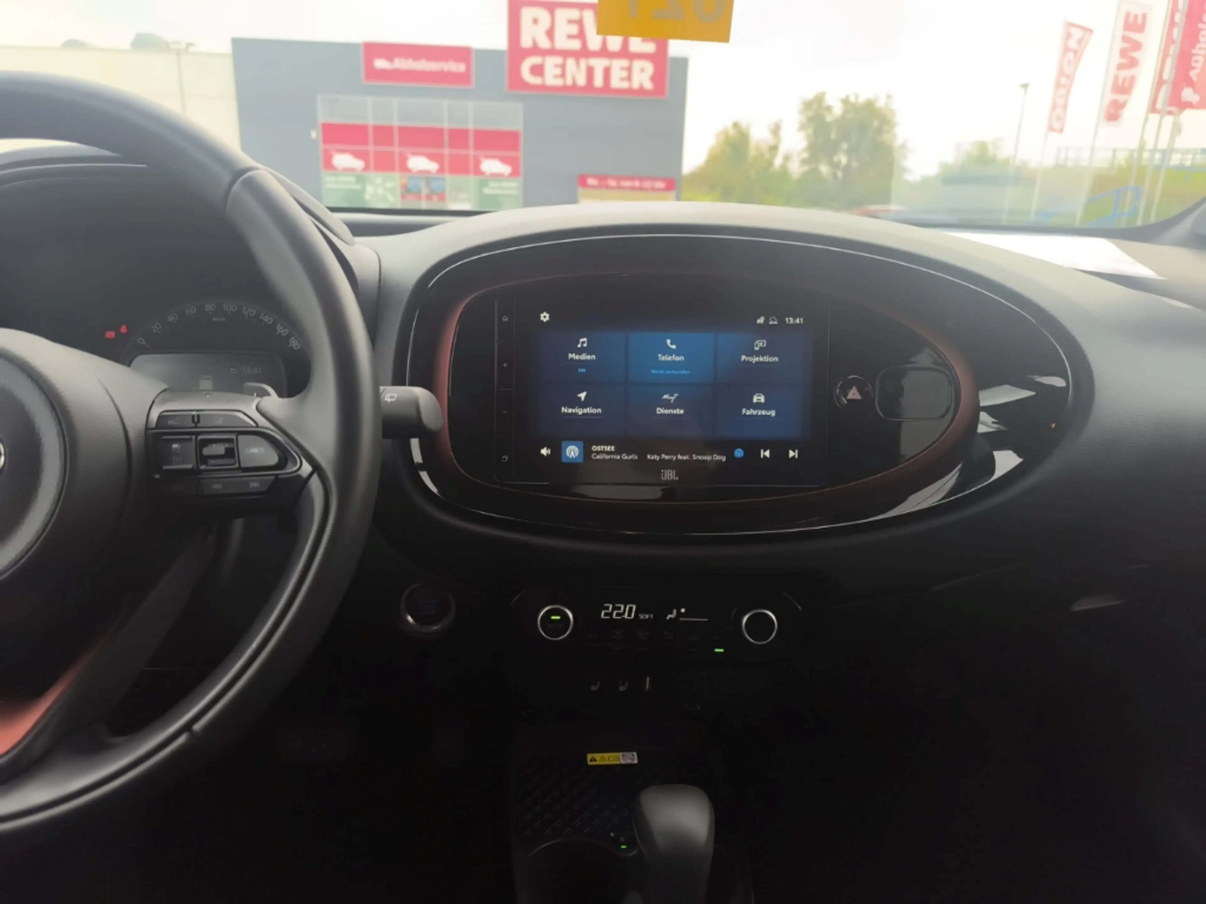 Toyota Aygo X Explore Soundsystem JBL LED Apple CarPlay Android — photo 12