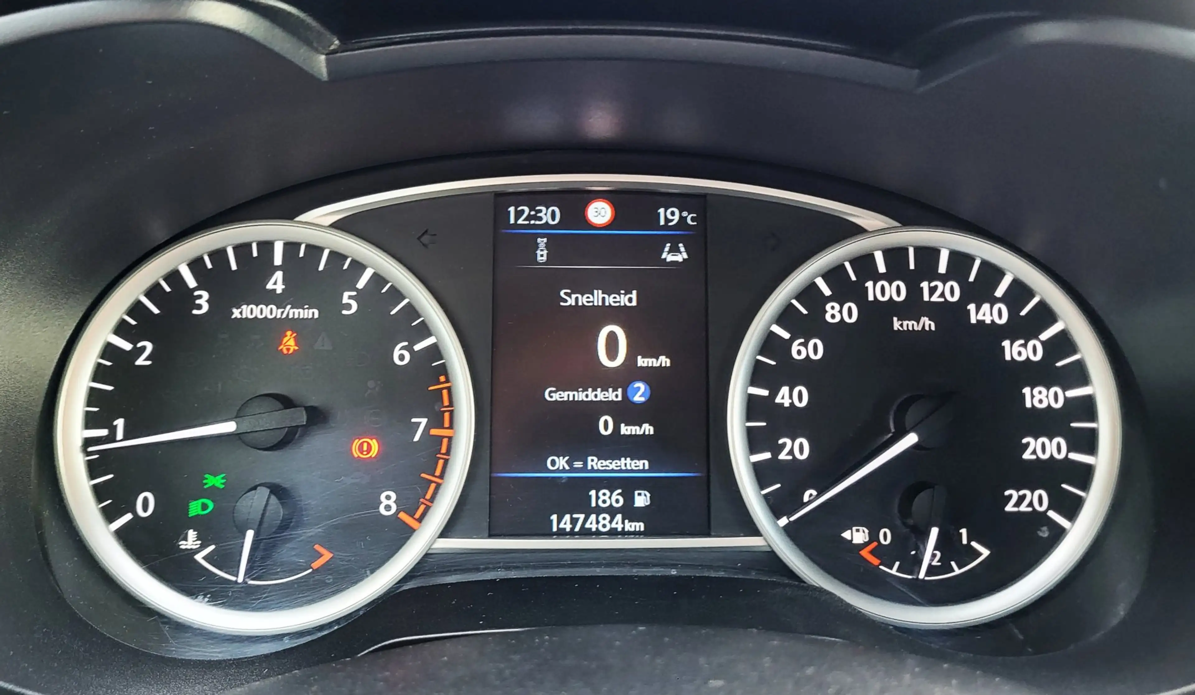 Nissan Micra 1.0 IG-T Tekna / Stoelverwarming / Climate Control — photo 12