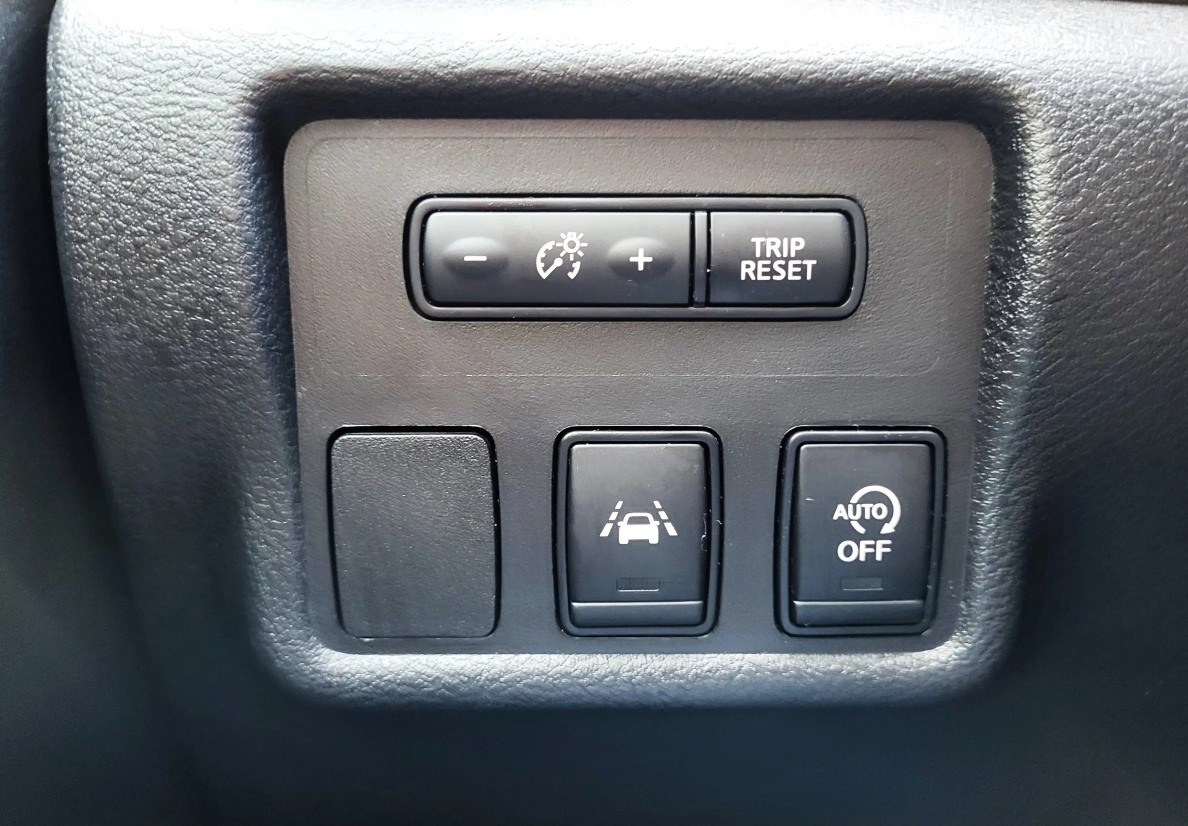 Nissan Micra 1.0 IG-T Tekna / Stoelverwarming / Climate Control — photo 14