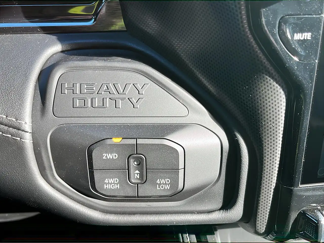 RAM 3500 снимка RAM 3500