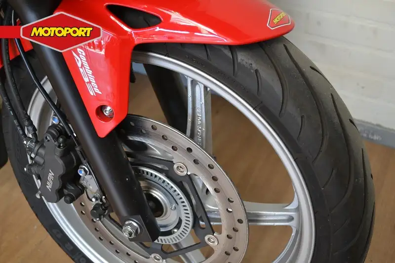 Honda CBR 250 - foto 2