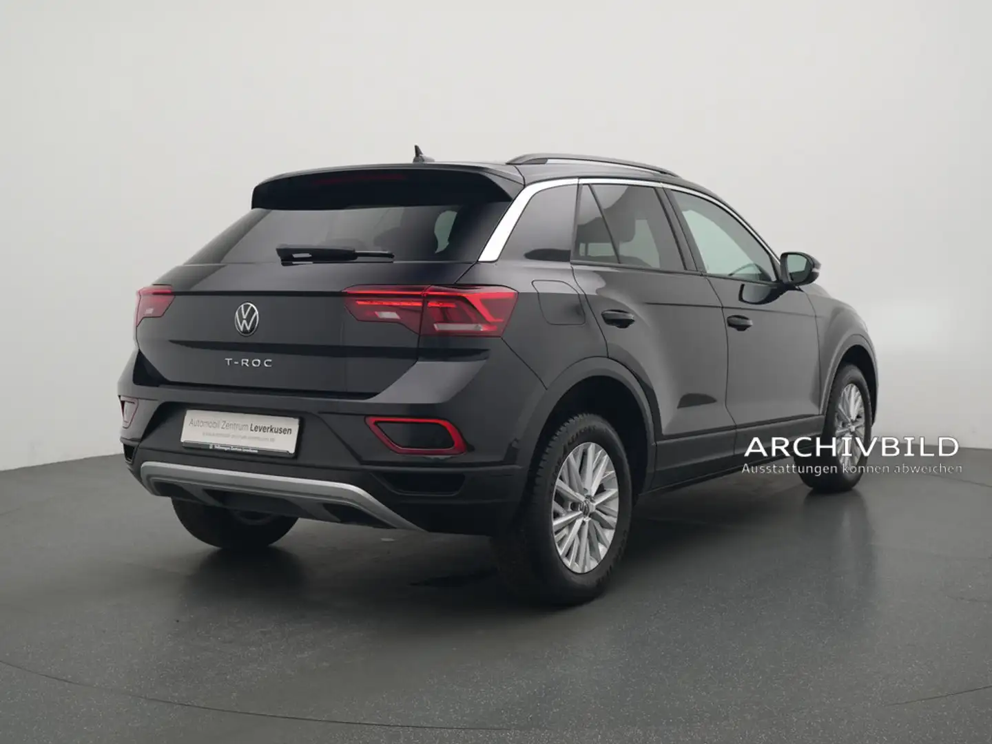 Volkswagen T-Roc Life VIRT LED NAVI SHZ PDC KLIMA Schwarz - 2