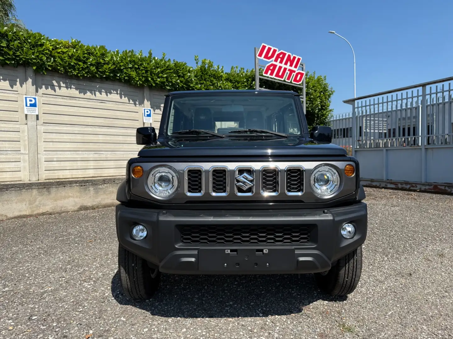 Suzuki Jimny 1.5 5 porte AUTOMATICO Schwarz - 2