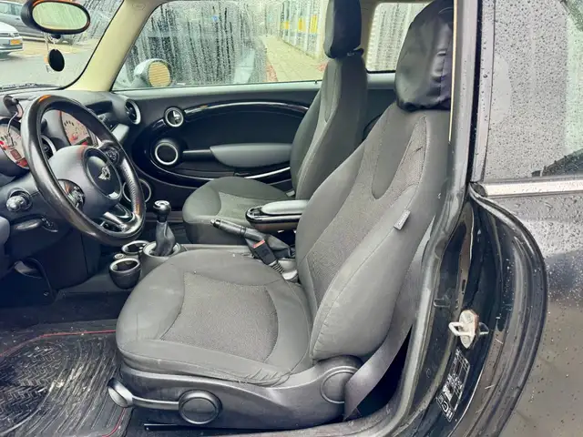 MINI Hatch view 10
