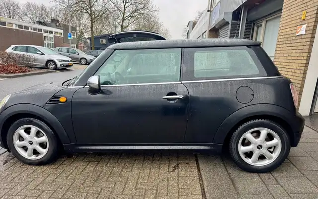 MINI Hatch view 13