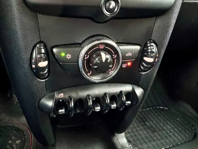 MINI Hatch view 3