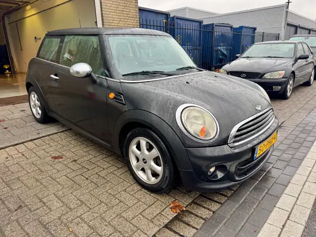 MINI Hatch view 5