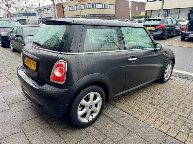 MINI Hatch view 6