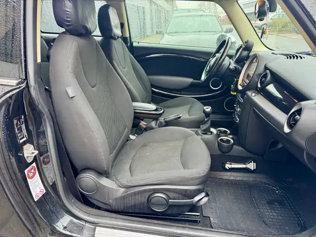 MINI Hatch view 9