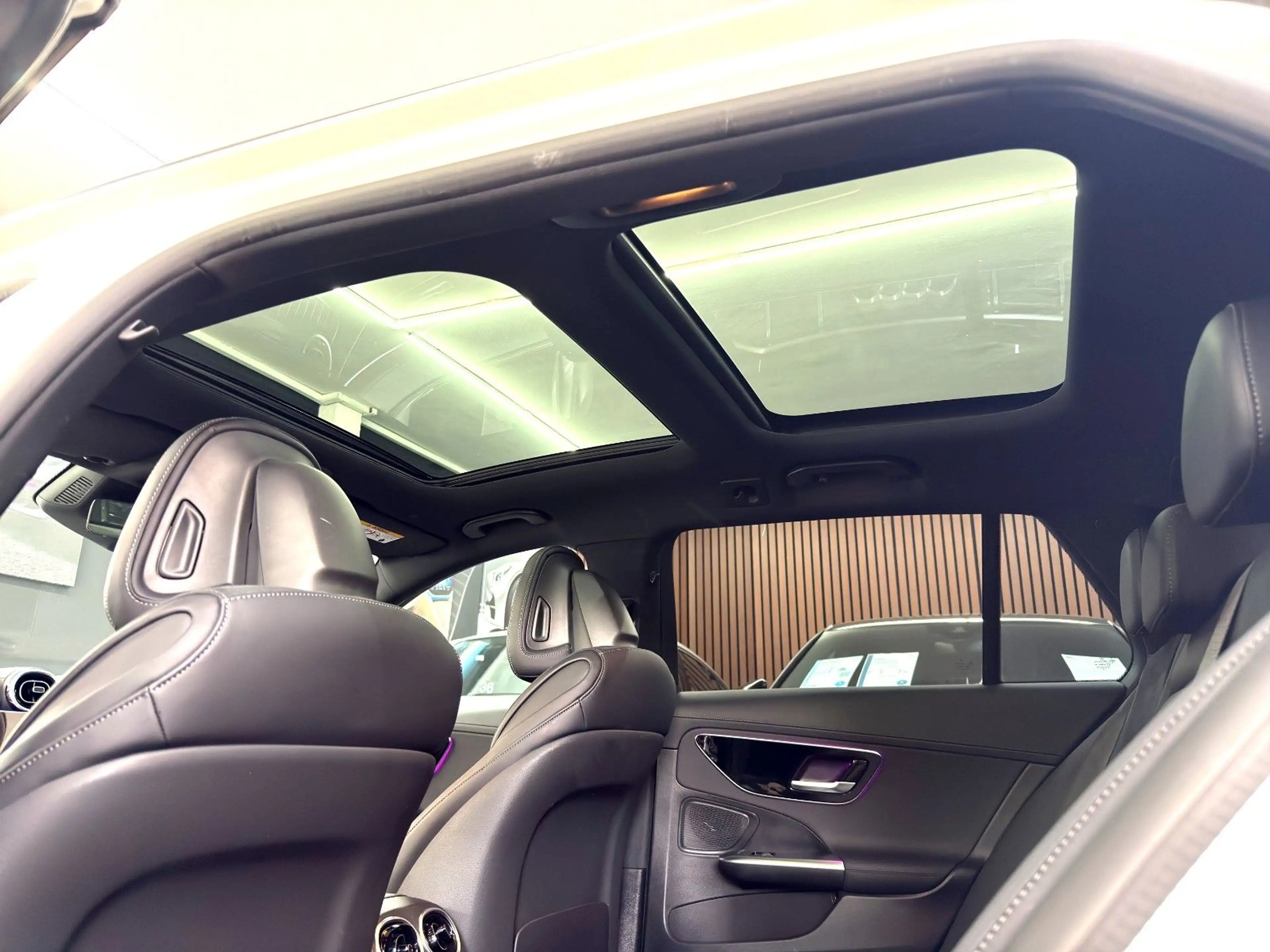 Mercedes-Benz C 300 de T*AMG*Night*Pano*Navi*LED*R-Kam*Distro* — photo 12