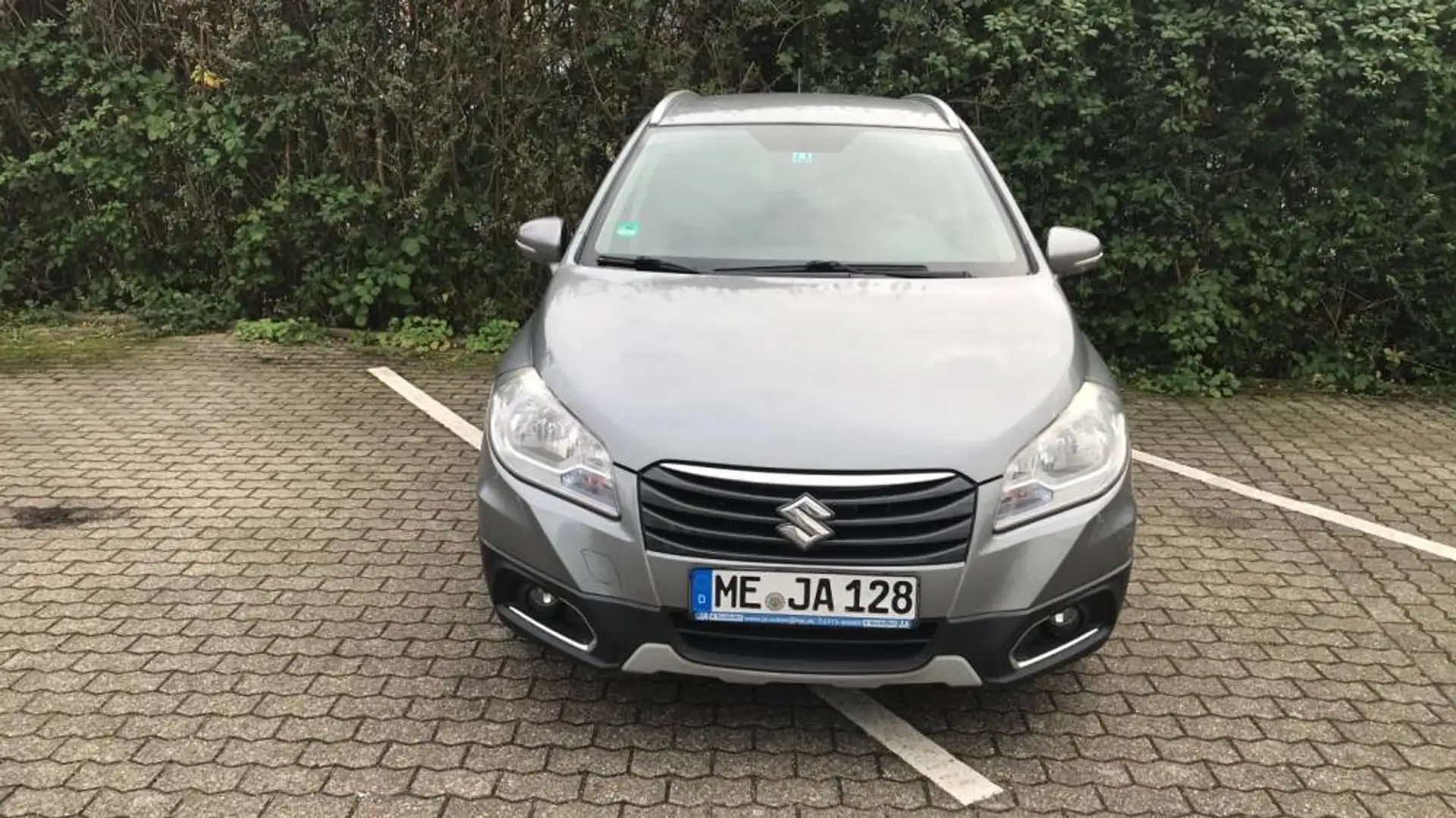 Suzuki SX4 S-Cross 1.6 DDIS 4x4 TCSS Comfort Šedá - 2