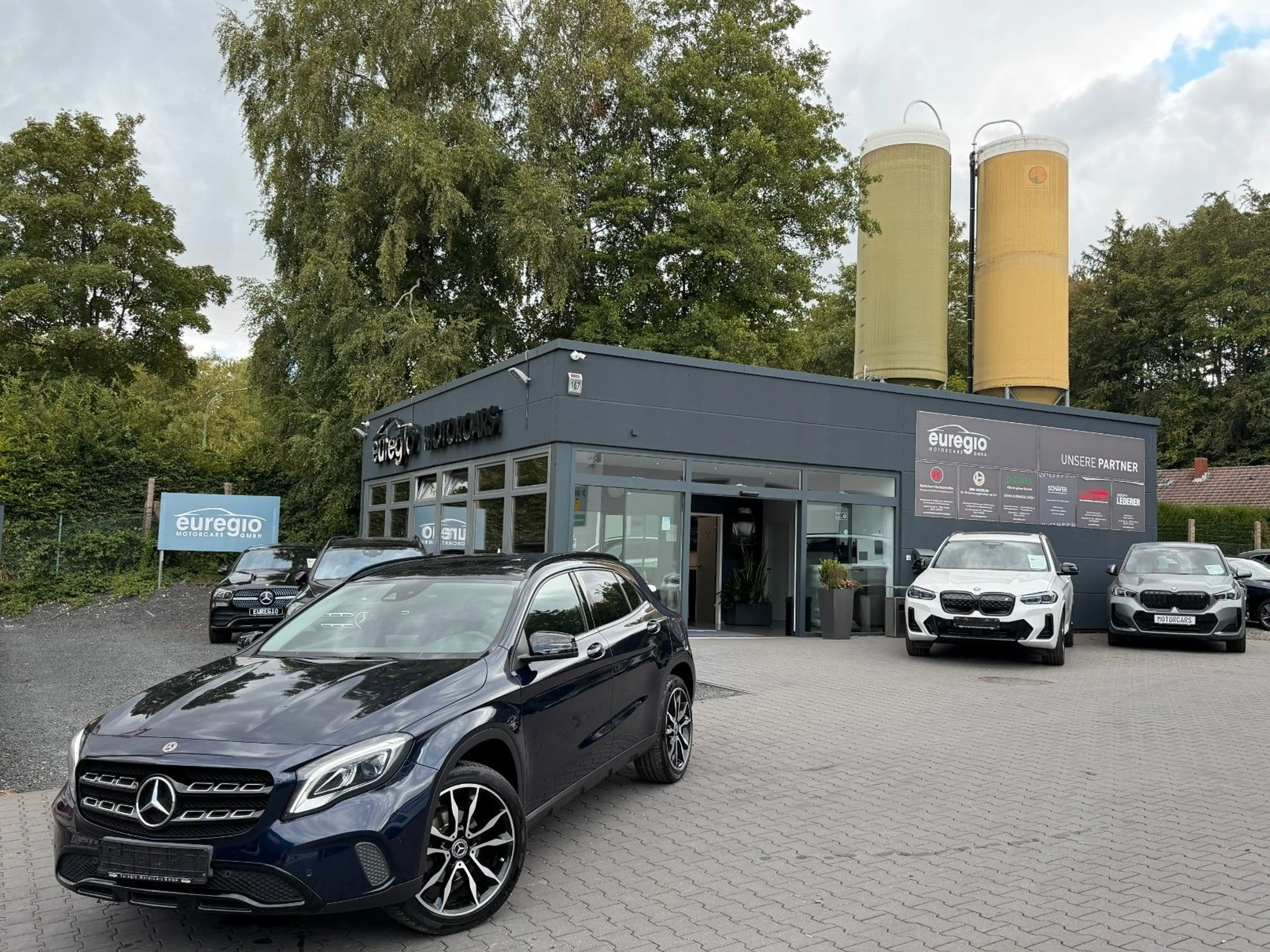Mercedes-Benz GLA 180 1 Hand - LED- Teilleder - Navi /// — photo 3