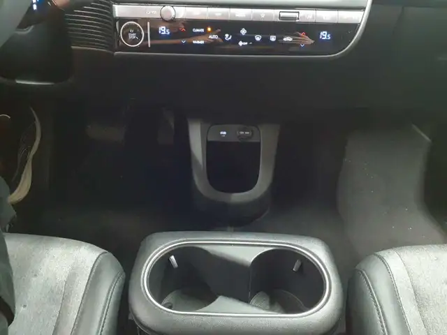Hyundai IONIQ view 10