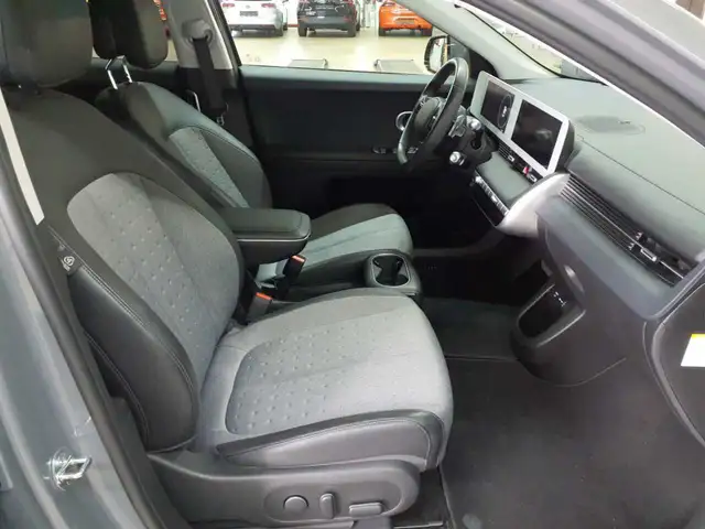 Hyundai IONIQ view 7