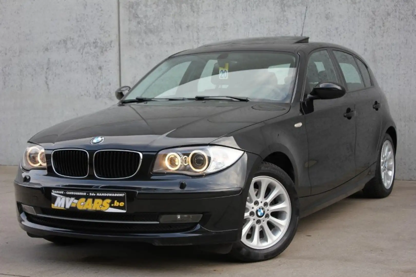 BMW 116 116i/Xenon/Schuifdak/Navi/Multistuur... Zwart - 2