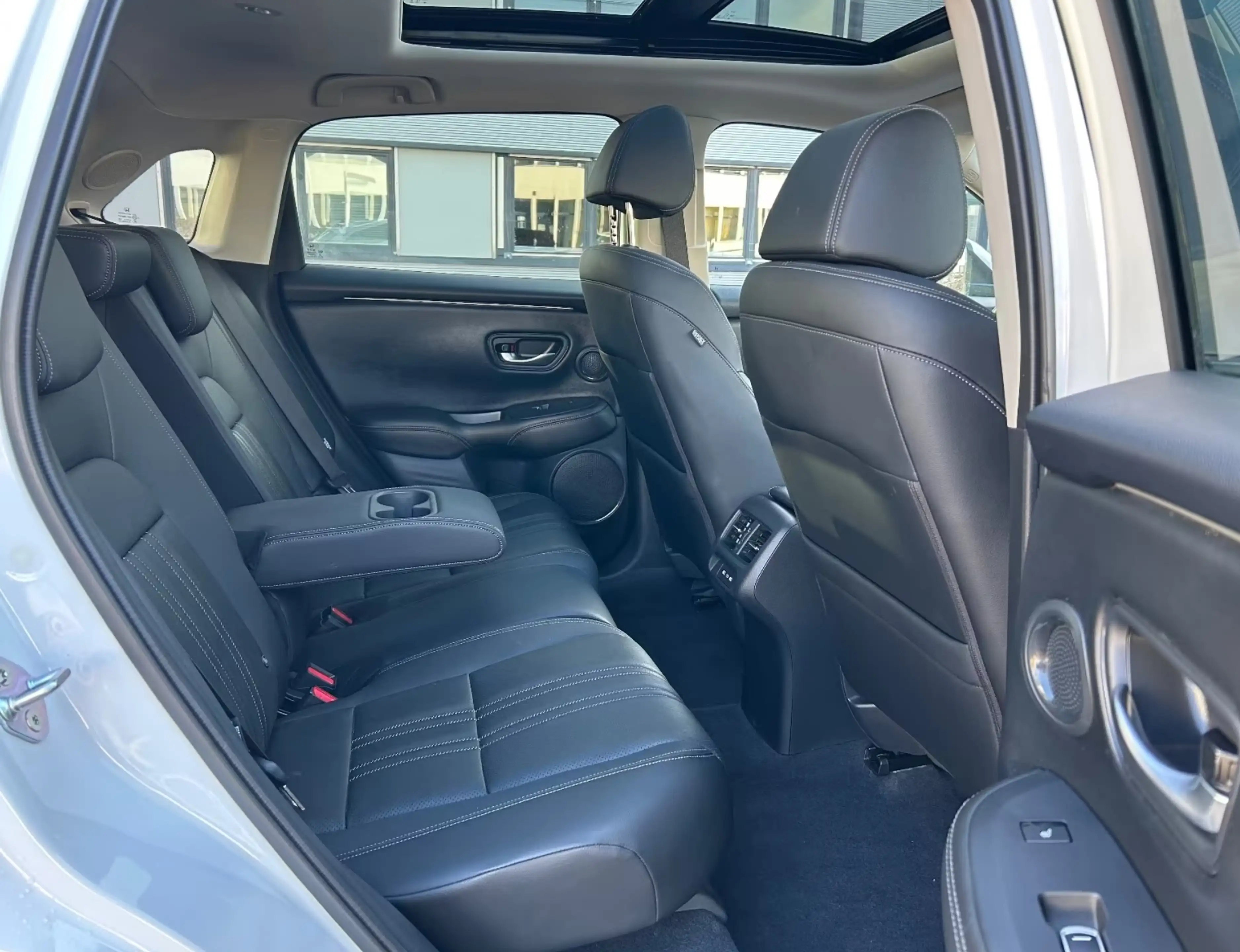 Honda ZR-V 2.0 e:HEV Advance Panorama dak/Leder/Camera/Head-u — photo 6