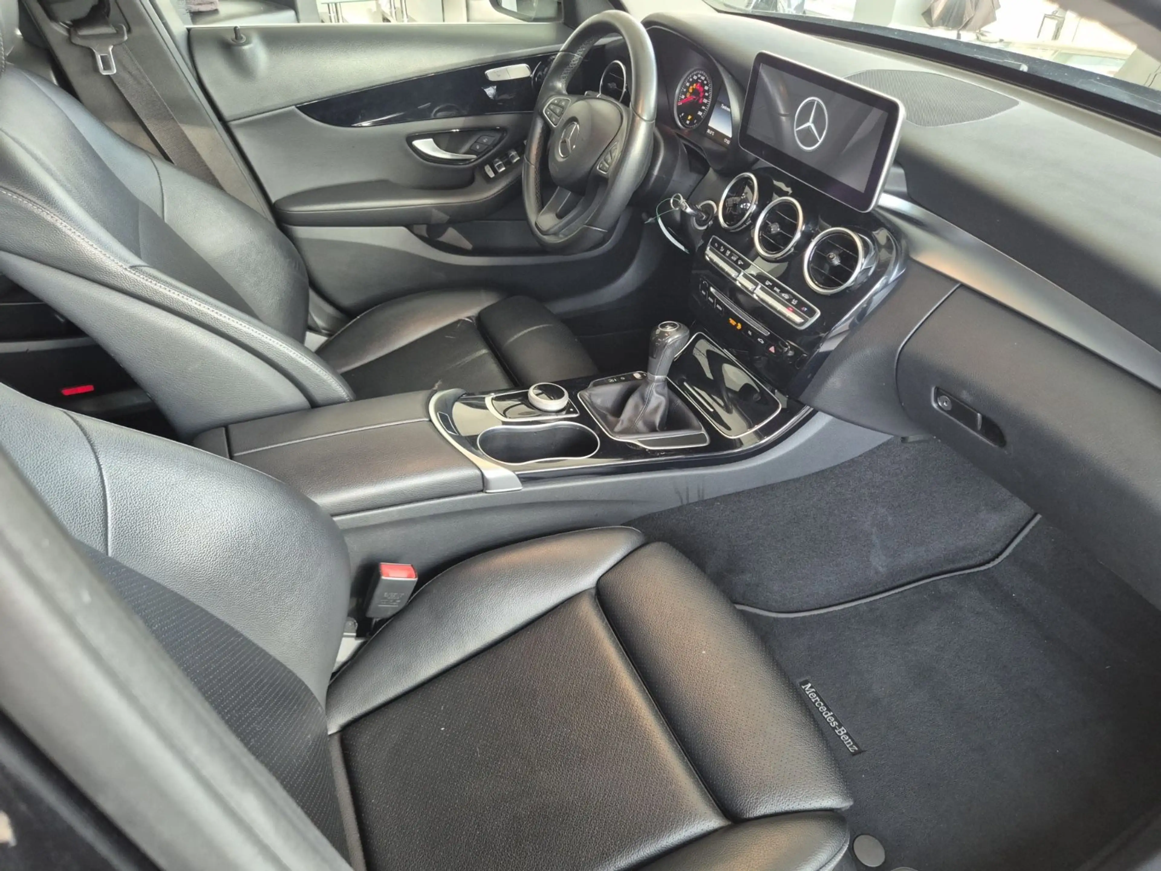 Mercedes-Benz C 200 C Limousine C 200 BlueTec d NAVI RFK SHZ TEMPO — photo 4