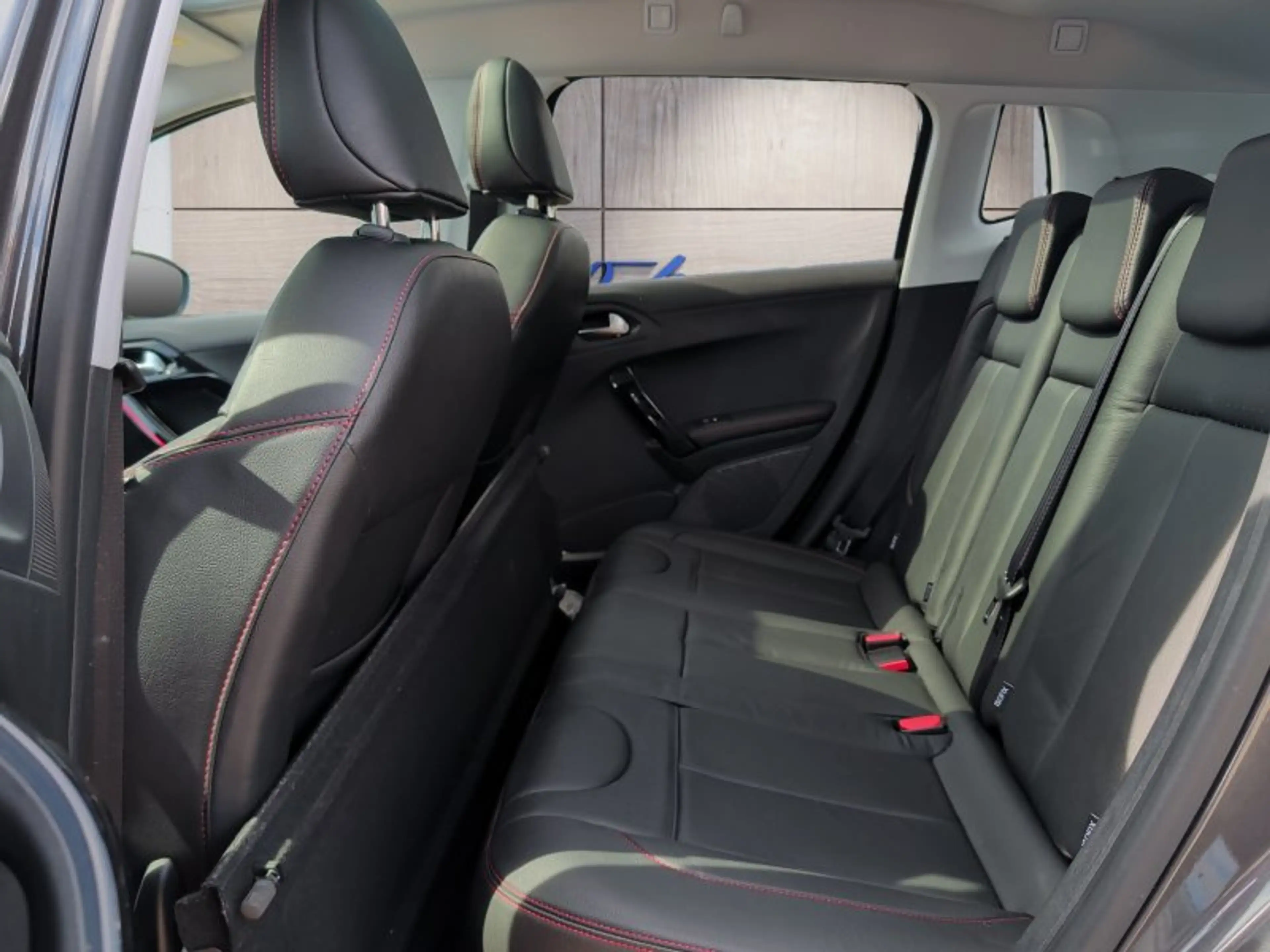 Peugeot 2008 1.5 BlueHDi 120 GT-LINE  GT LINE — photo 13