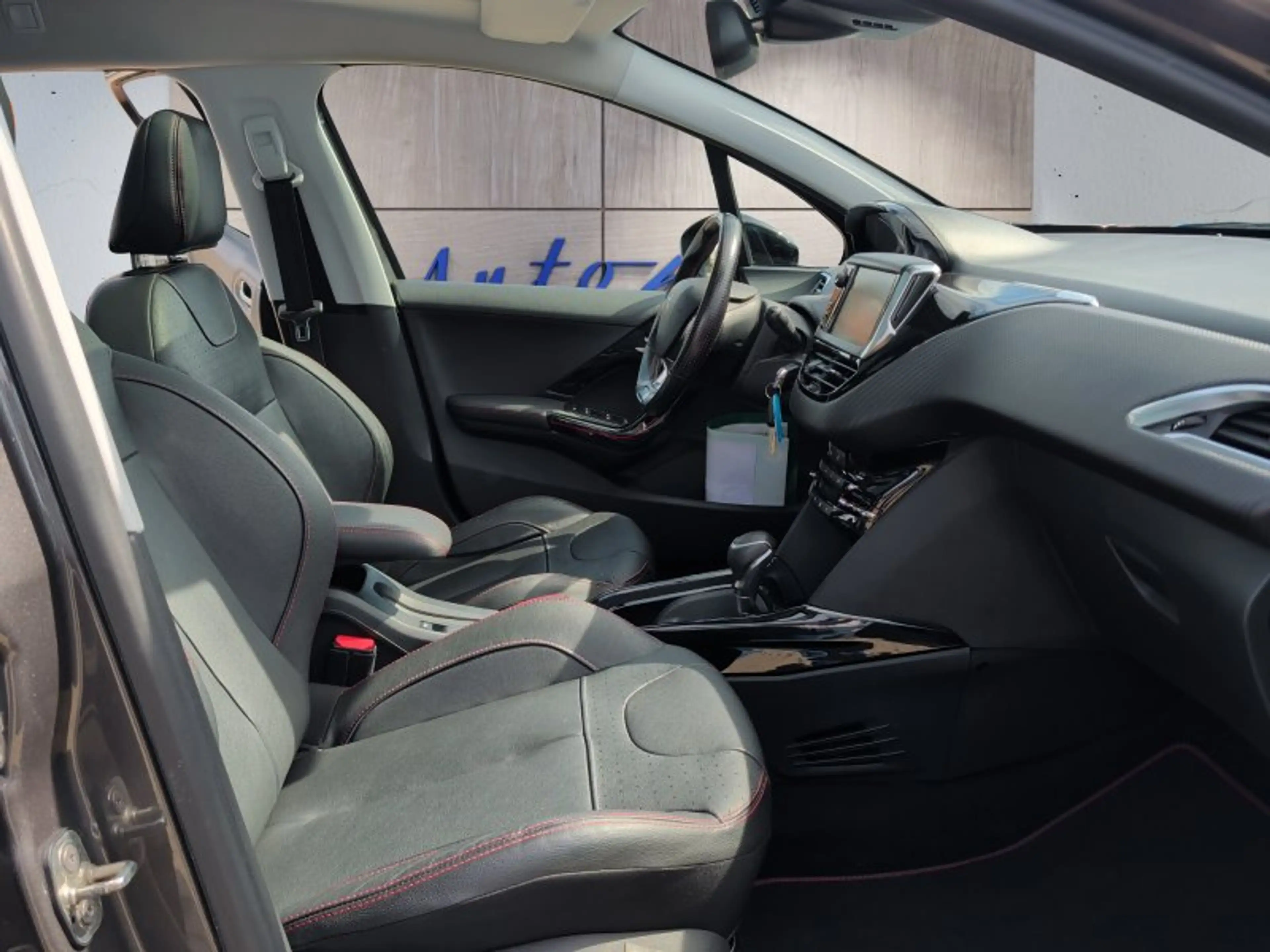 Peugeot 2008 1.5 BlueHDi 120 GT-LINE  GT LINE — photo 15