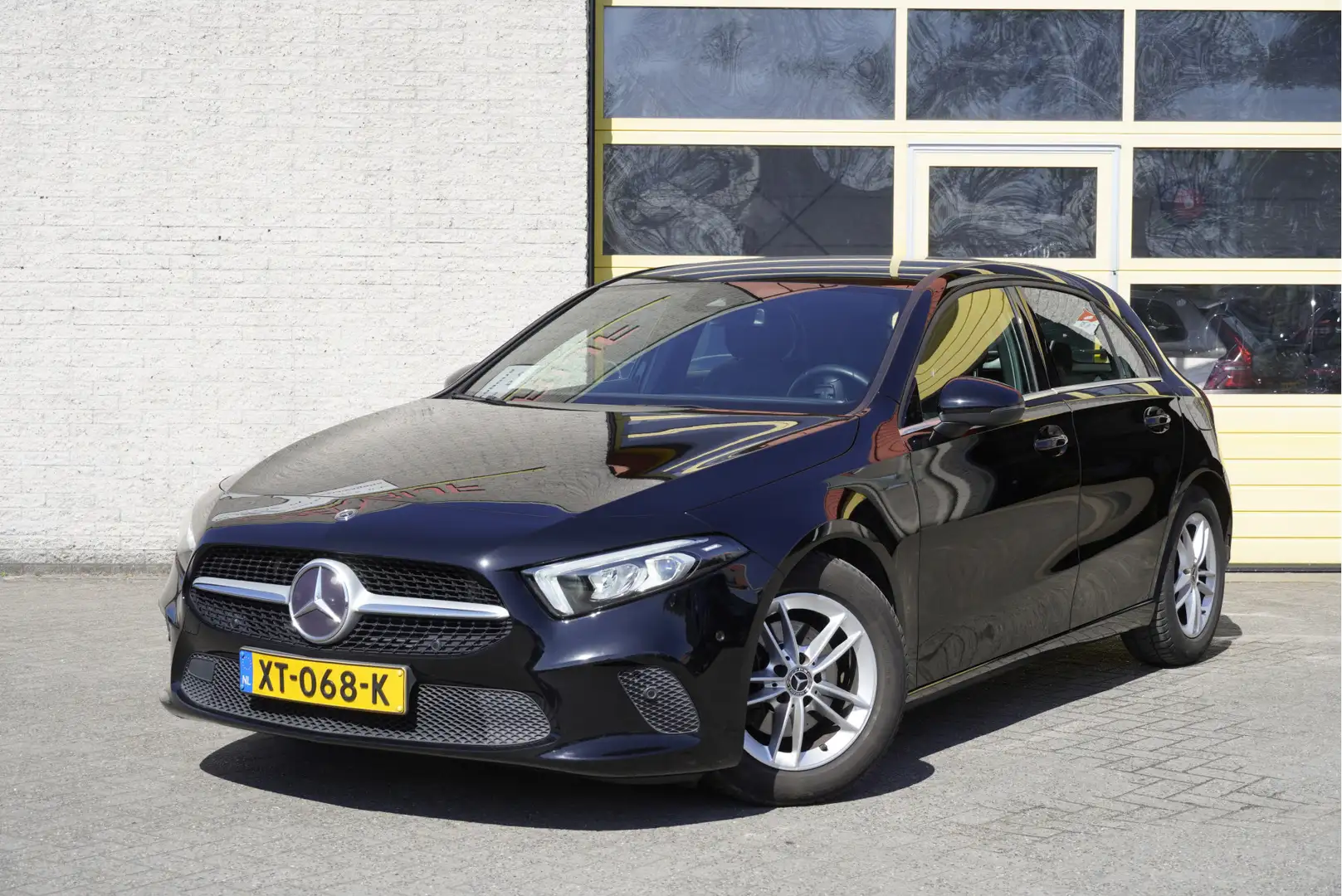 Mercedes-Benz A 180 Automaat! 5drs Business Solution BJ2019 Lmv 16" | Zwart - 1