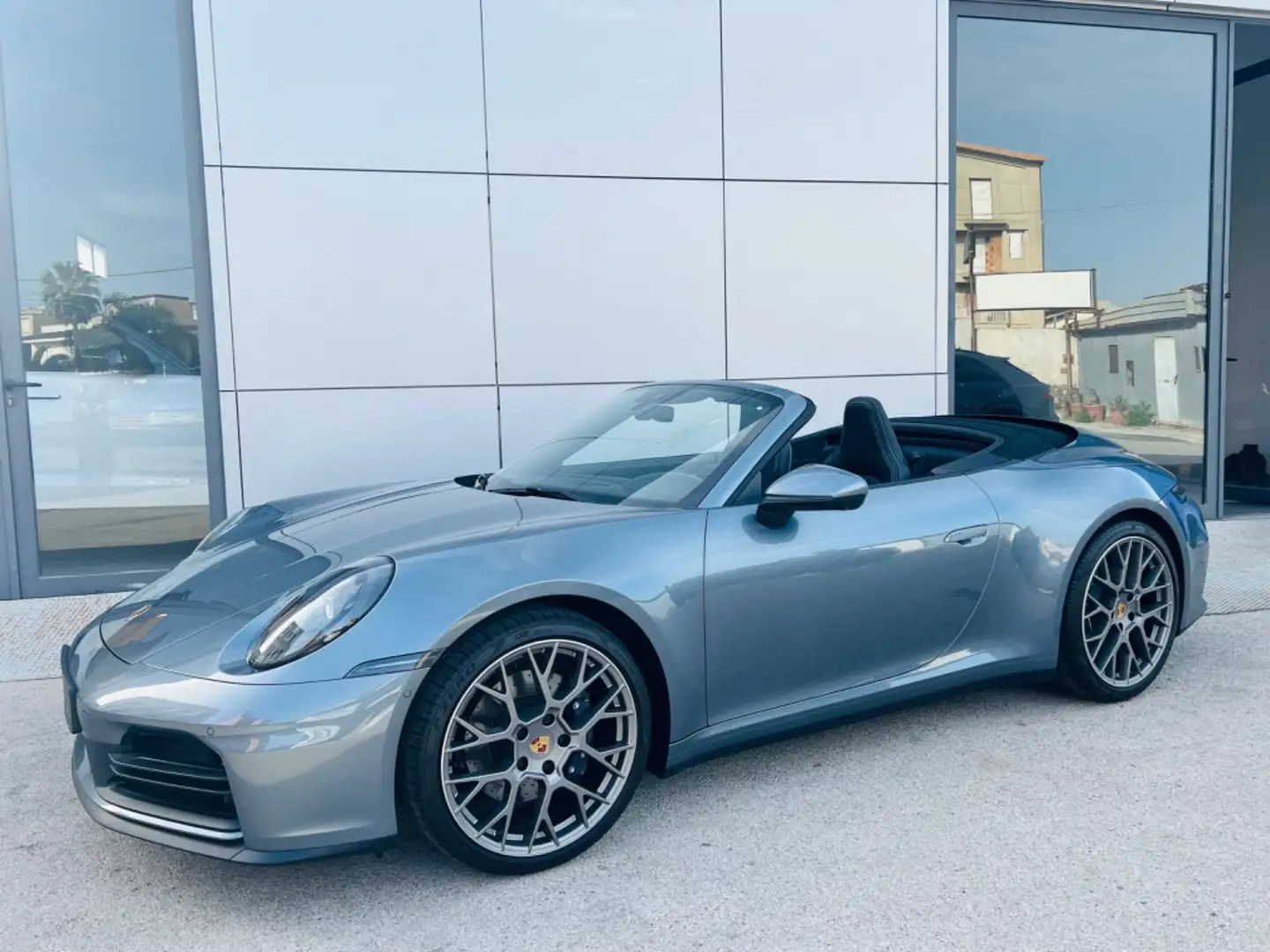 Porsche 992 Carrera Cabrio possibilità noleggio no scoring Szürke - 1