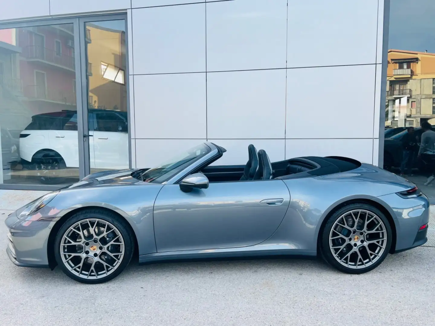 Porsche 992 Carrera Cabrio possibilità noleggio no scoring Szürke - 2
