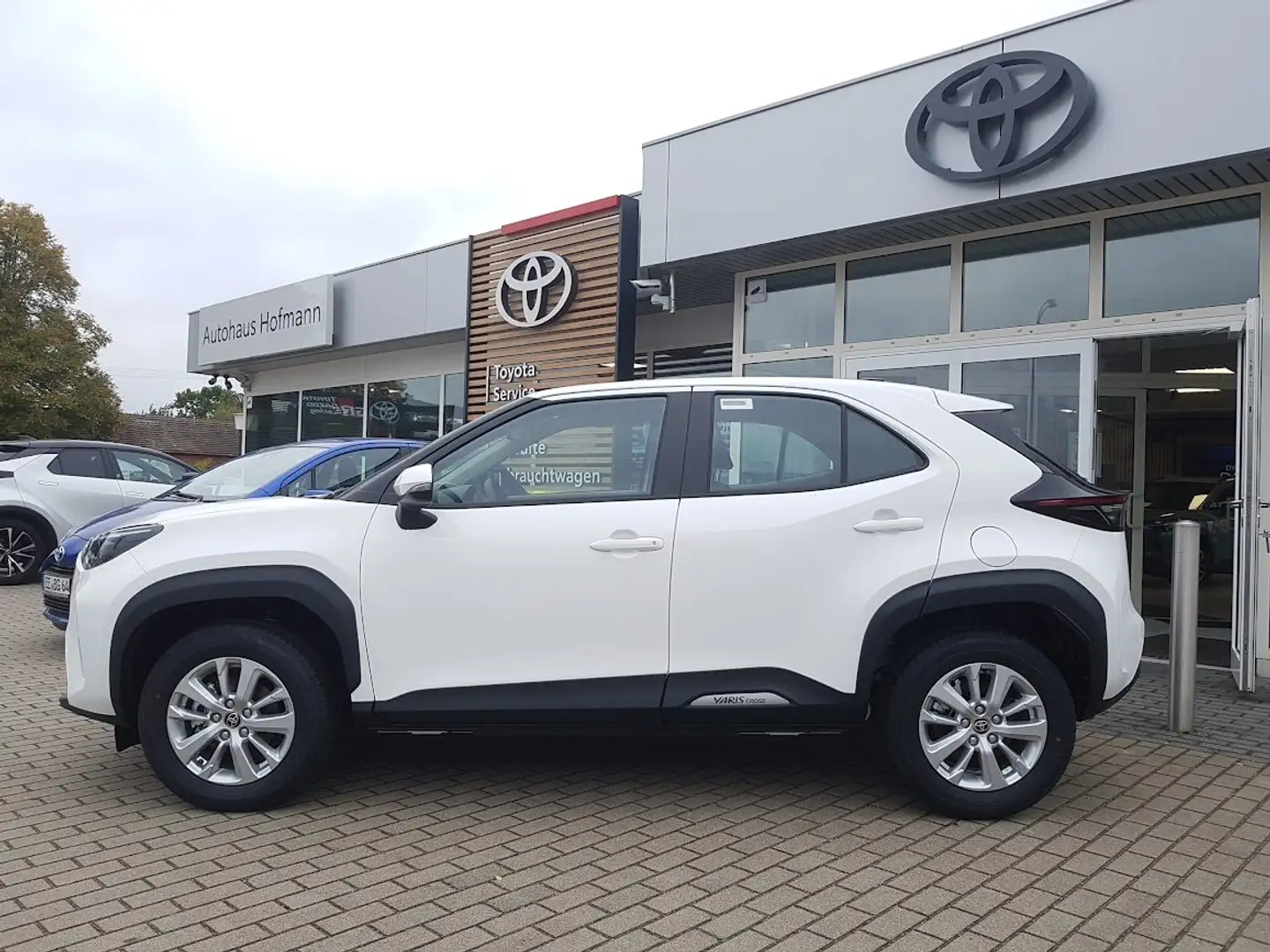 Toyota Yaris Cross 1,5-Hybrid *Comfort* 116 PS Weiß - 2