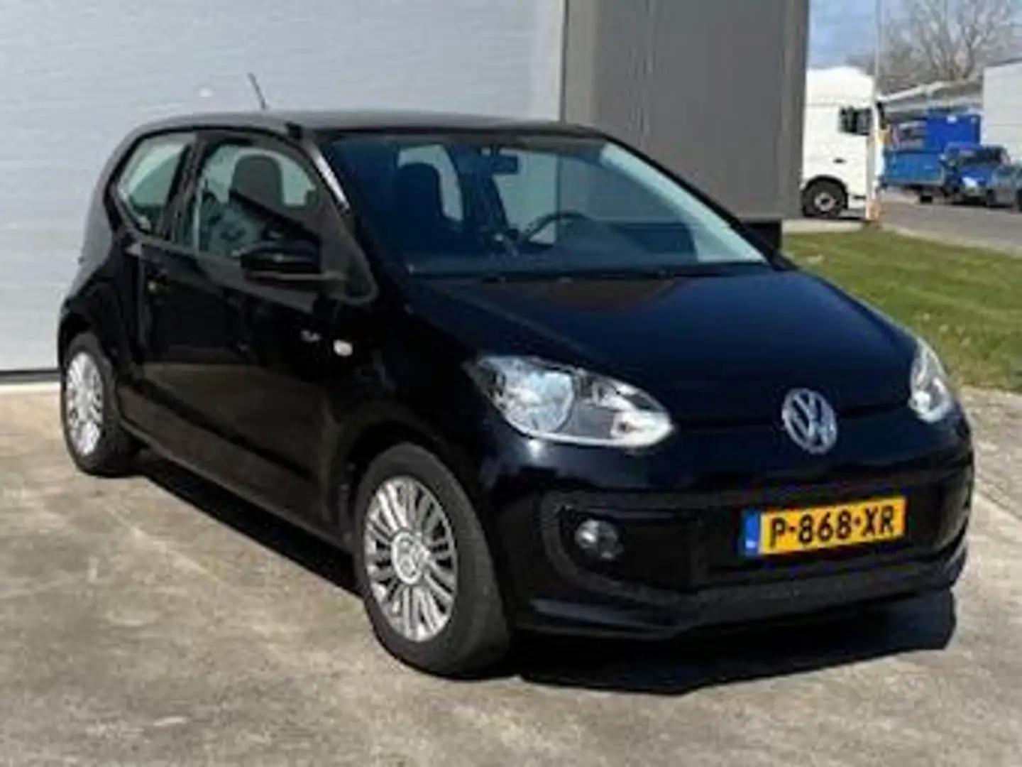Volkswagen up! up! 1.0 Cup edition Schwarz - 1