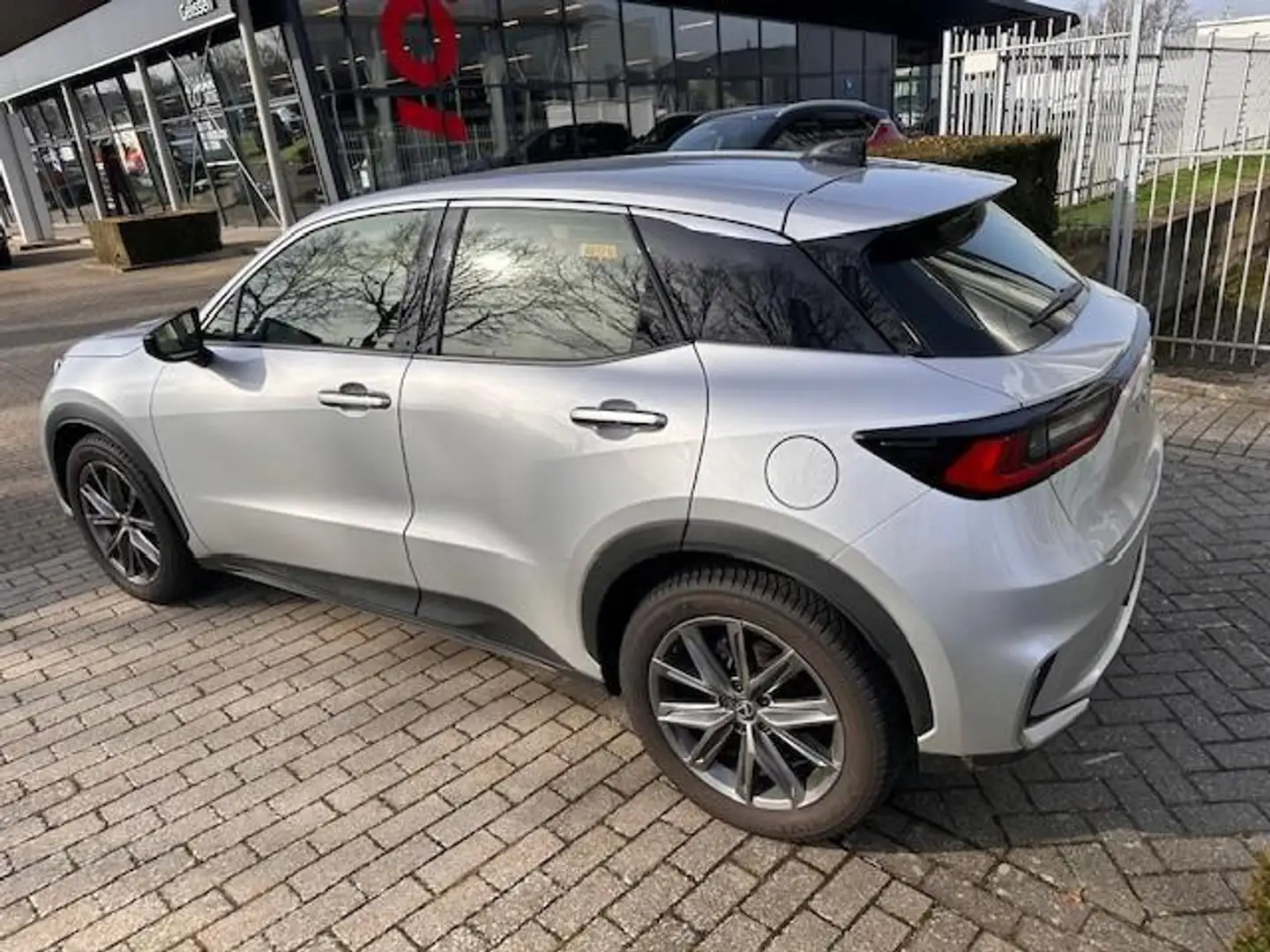 Lexus LBX Elegant 2WD Tech Pack Grau - 2