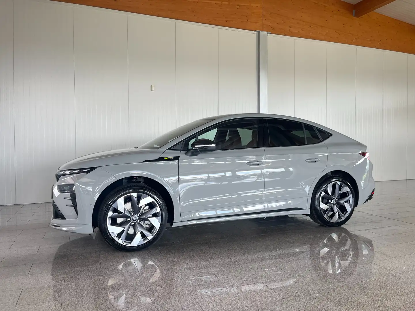 Skoda Enyaq Coupe RS Gris - 1