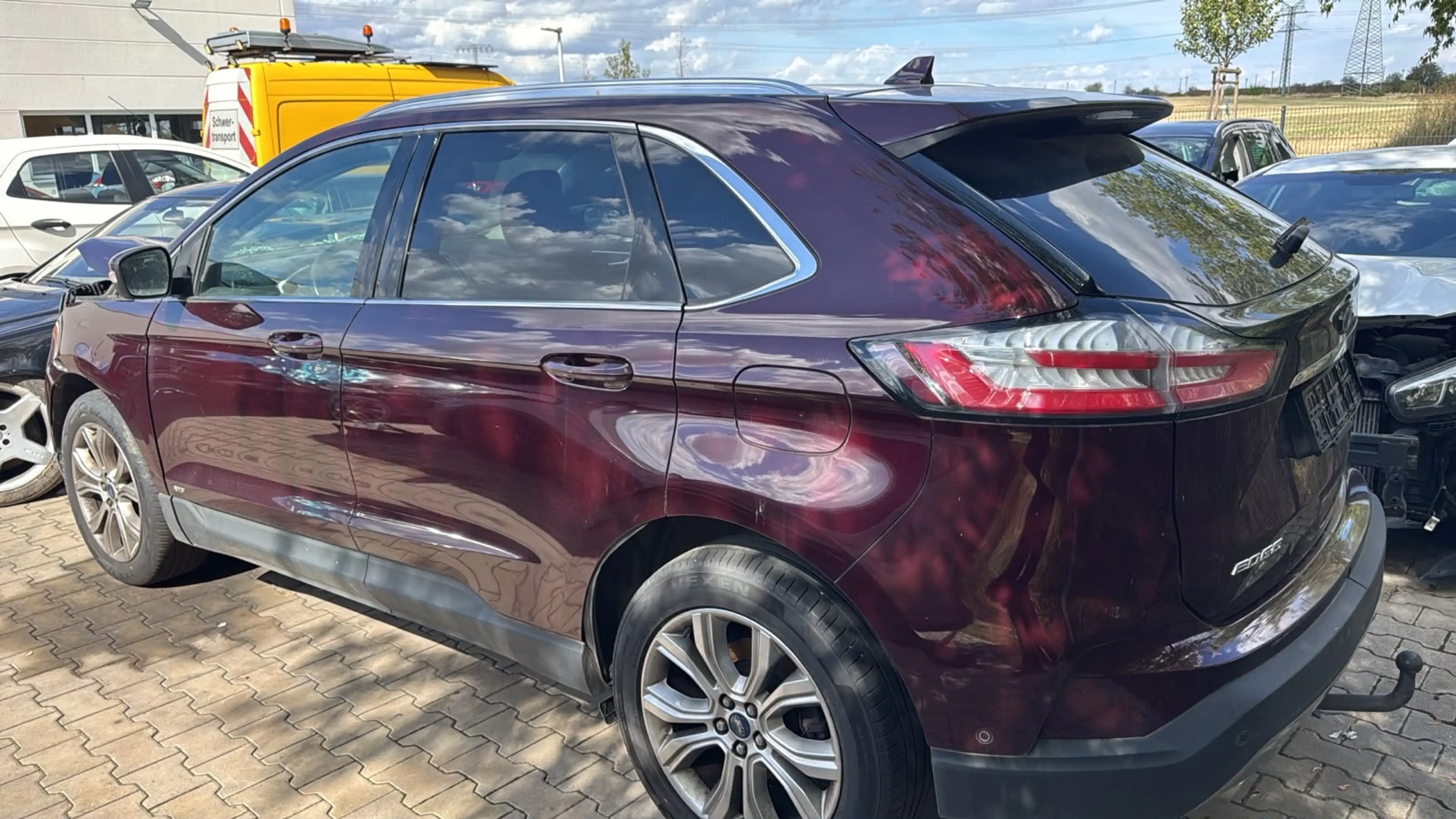 Ford Edge Titanium 4x4 — photo 2